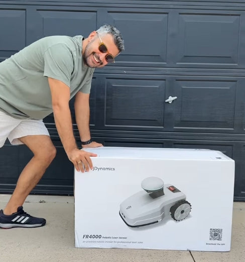 L'entretien des pelouses devient intelligent ! Découvrez le FJDynamics FR4000 : il gravit des pentes jusqu'à 65°, couvre 10 000 m² et fonctionne par tous les temps. 